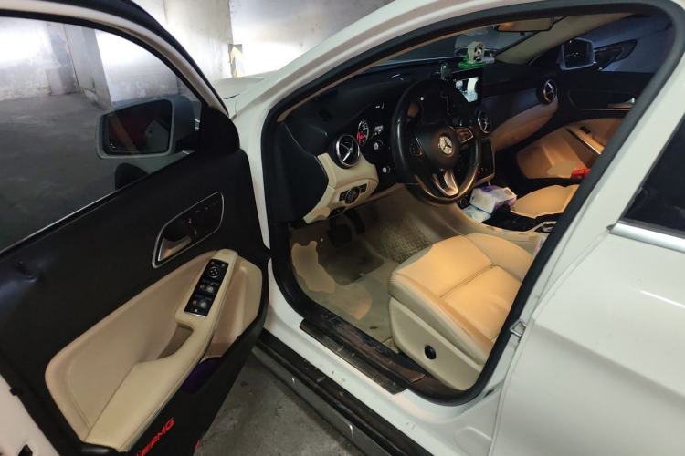 Used Mercedes-Benz GLA 2016 GLA 200 Sport Edition Driver Seat