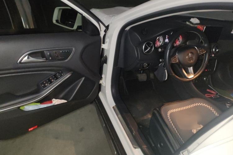 Used Mercedes-Benz GLA 2016 GLA 200 Sport Edition Driver Seat