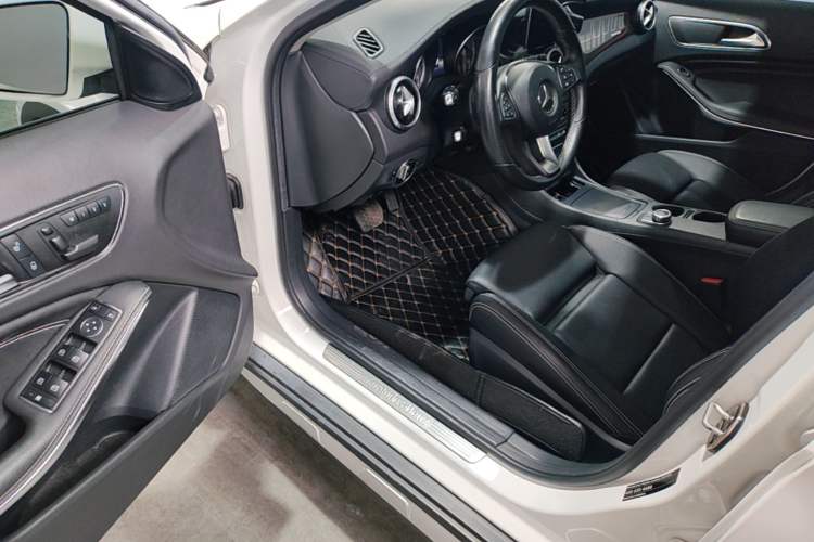 Used Mercedes-Benz GLA 2016 GLA 200 Fashion Model Driver Seat
