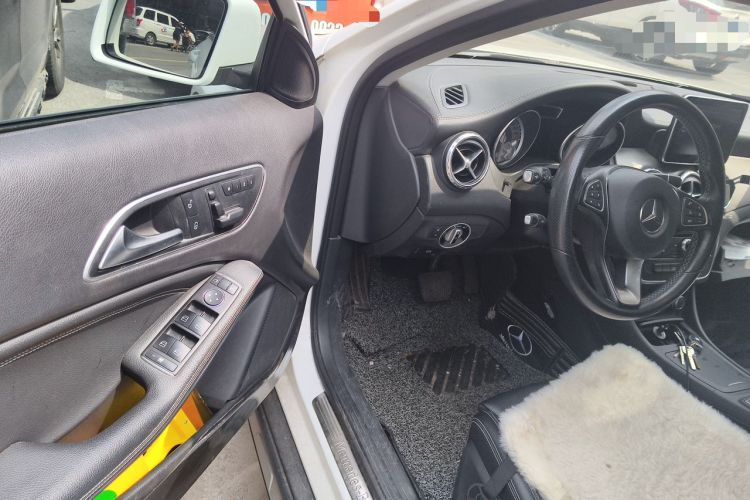 Used Mercedes-Benz GLA 2016 GLA 200 Sport Edition Driver Seat