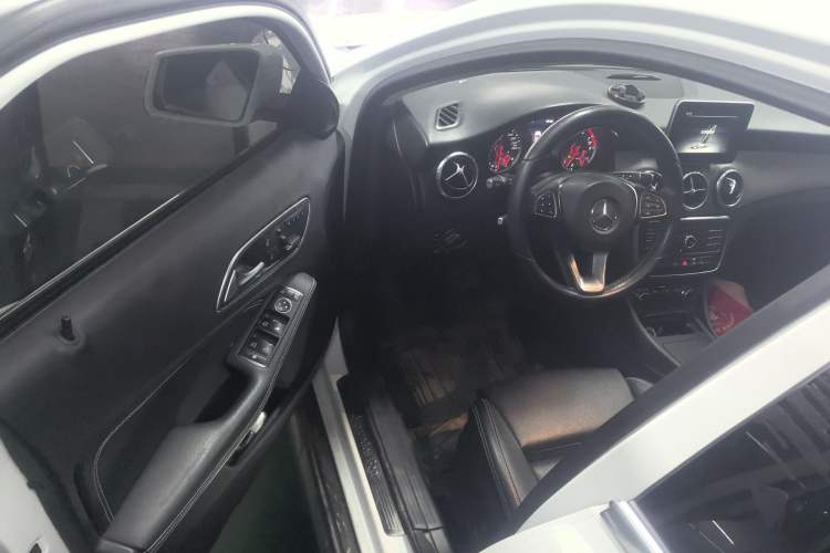Used Mercedes-Benz GLA 2016 GLA 200 Fashion Model Driver Seat