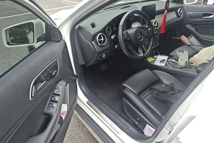 Used Mercedes-Benz GLA 2016 GLA 200 Fashion Model Driver Seat