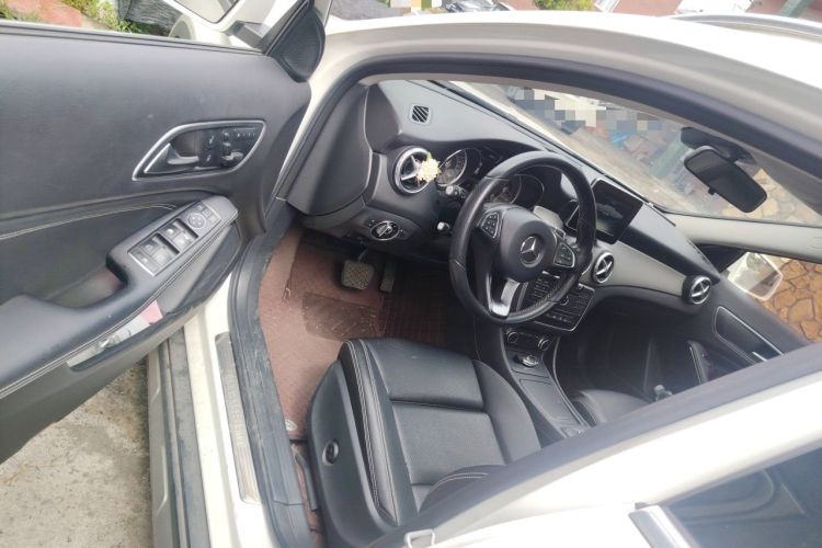 Used Mercedes-Benz GLA 2016 GLA 200 Sport Edition Driver Seat