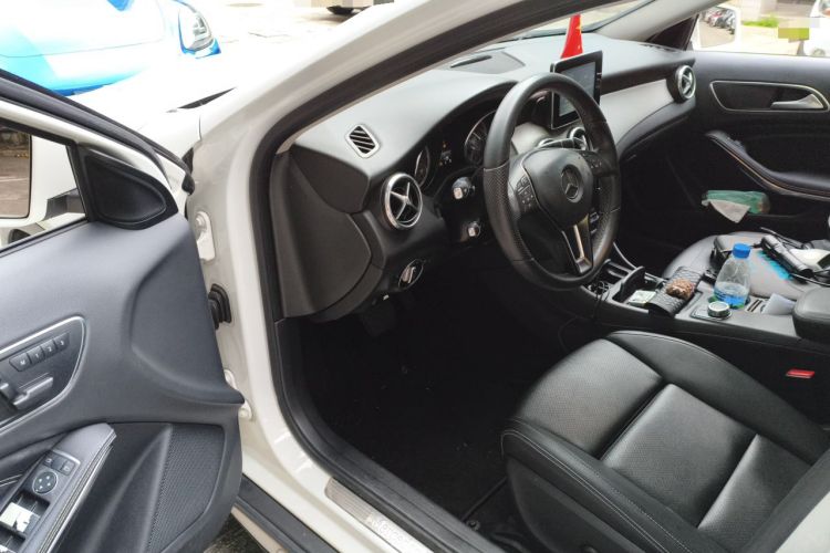 Used Mercedes-Benz GLA 2016 GLA 200 Sport Edition Driver Seat
