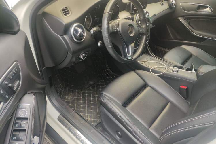 Used Mercedes-Benz GLA 2016 GLA 200 Sport Edition Driver Seat