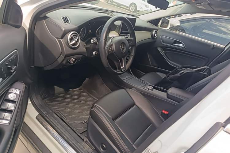 Used Mercedes-Benz GLA 2016 GLA 200 Fashion Model Driver Seat