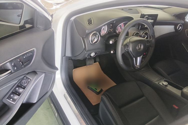 Used Mercedes-Benz GLA 2016 GLA 200 Sport Edition Driver Seat