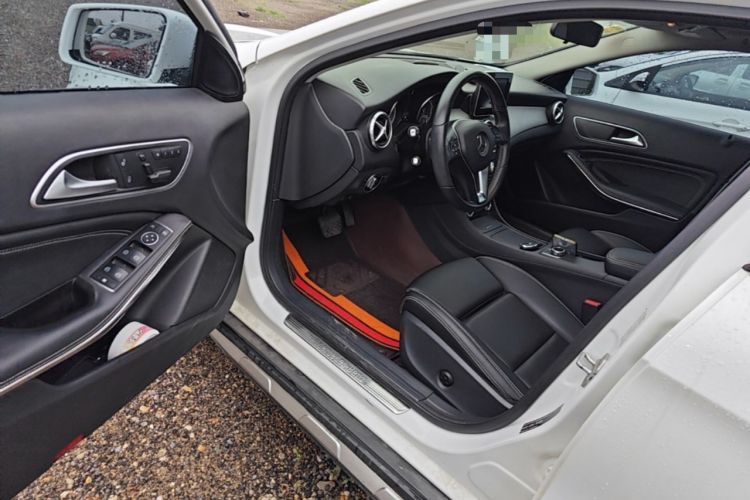 Used Mercedes-Benz GLA 2016 GLA 200 Sport Edition Driver Seat