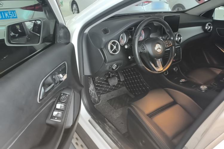 Used Mercedes-Benz GLA 2016 GLA 200 Fashion Model Driver Seat