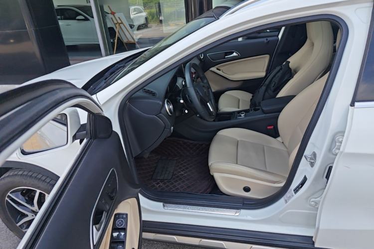 Used Mercedes-Benz GLA 2016 GLA 200 Fashion Model Driver Seat