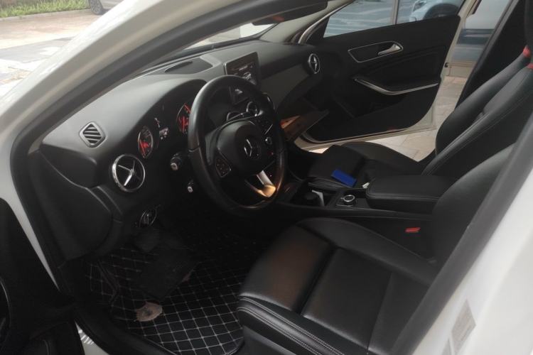 Used Mercedes-Benz GLA 2016 GLA 200 Sport Edition Driver Seat
