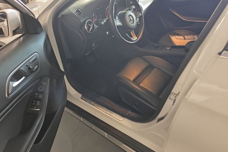 Used Mercedes-Benz GLA 2016 GLA 220 4MATIC Fashion Edition Driver Seat