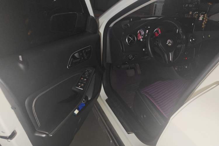 Used Mercedes-Benz GLA 2016 GLA 200 Sport Edition Driver Seat