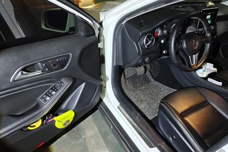 Used Mercedes-Benz GLA 2016 GLA 200 Sport Edition Driver Seat