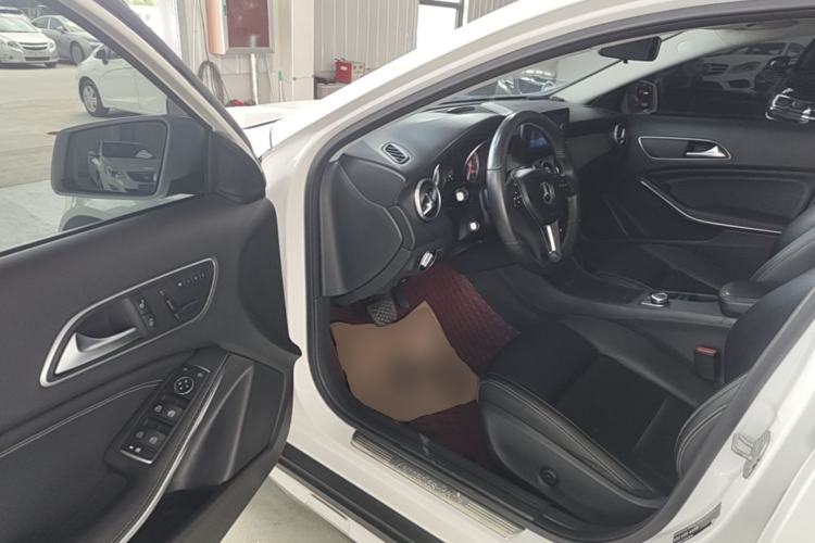 Used Mercedes-Benz GLA 2016 GLA 200 Sport Edition Driver Seat