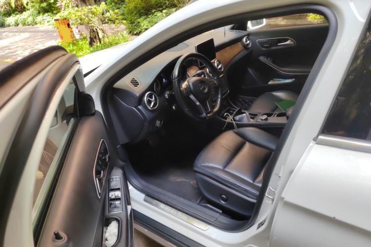 Used Mercedes-Benz GLA 2016 GLA 260 4MATIC Sport Edition Driver Seat