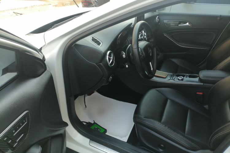 Used Mercedes-Benz GLA 2016 GLA 220 4MATIC Fashion Edition Driver Seat