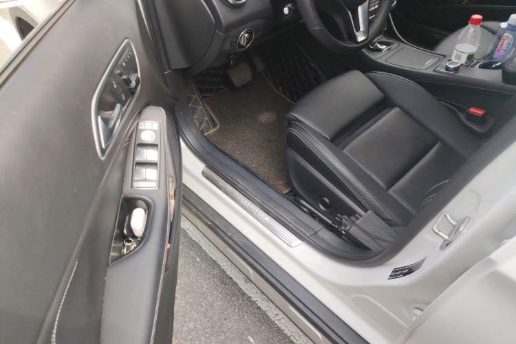 Used Mercedes-Benz GLA 2016 GLA 220 4MATIC Fashion Edition Driver Seat