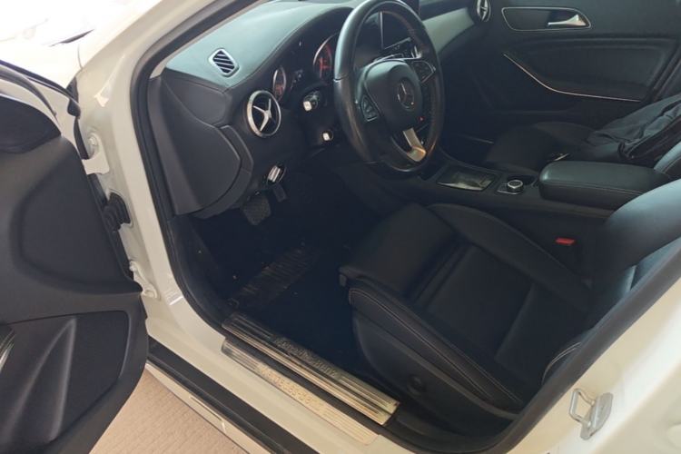 Used Mercedes-Benz GLA 2016 GLA 220 4MATIC Fashion Edition Driver Seat