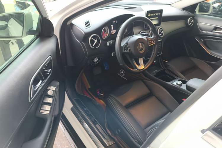 Used Mercedes-Benz GLA 2016 GLA 200 Sport Edition Driver Seat