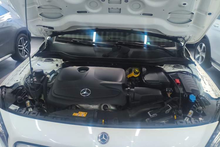 Used Mercedes-Benz GLA 2016 GLA 200 Fashion Model Engine Bay