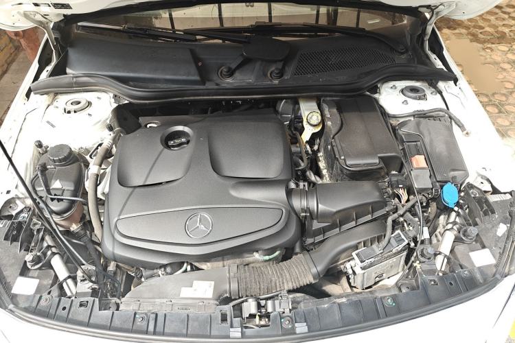 Used Mercedes-Benz GLA 2016 GLA 200 Fashion Model Engine Bay