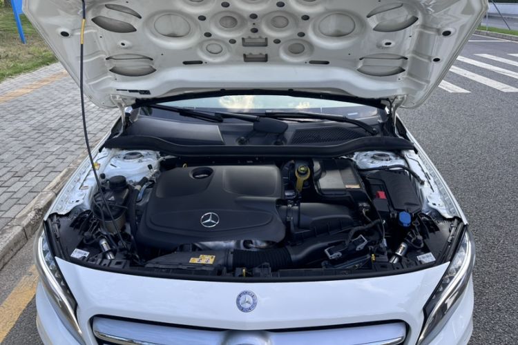 Used Mercedes-Benz GLA 2016 GLA 220 4MATIC Luxury Model Engine Bay