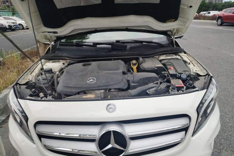Used Mercedes-Benz GLA 2016 GLA 220 4MATIC Fashion Edition Engine Bay