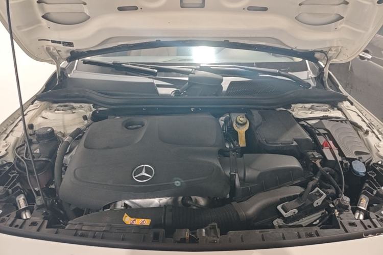 Used Mercedes-Benz GLA 2016 GLA 200 Fashion Model Engine Bay
