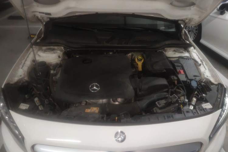 Used Mercedes-Benz GLA 2016 GLA 200 Fashion Model Engine Bay
