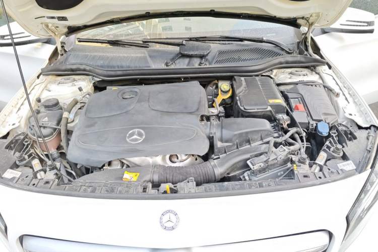 Used Mercedes-Benz GLA 2016 GLA 260 4MATIC Sport Edition Engine Bay