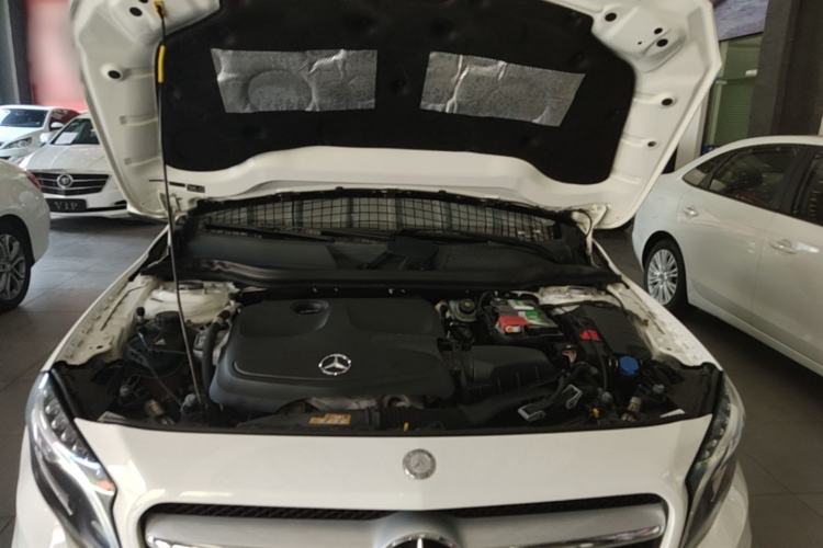 Used Mercedes-Benz GLA 2016 GLA 220 4MATIC Fashion Edition Engine Bay