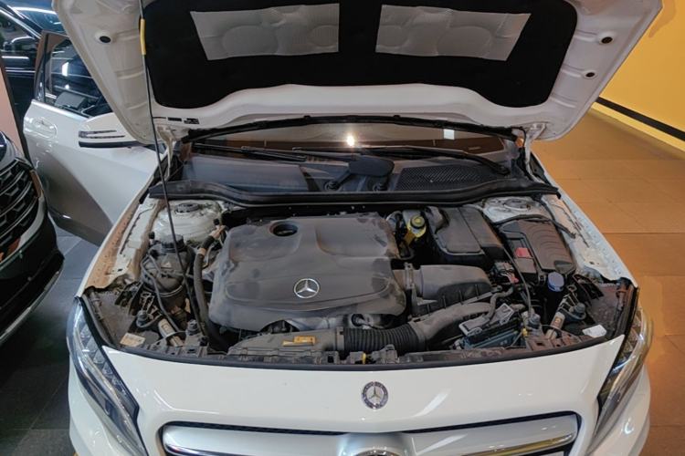 Used Mercedes-Benz GLA 2016 GLA 200 Fashion Model Engine Bay