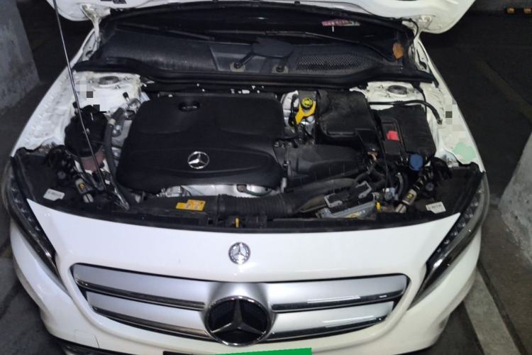 Used Mercedes-Benz GLA 2016 GLA 200 Fashion Model Engine Bay