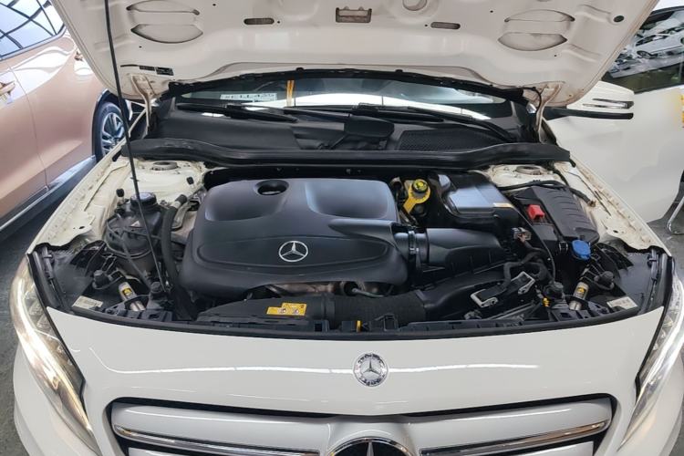 Used Mercedes-Benz GLA 2016 GLA 200 Fashion Model Engine Bay