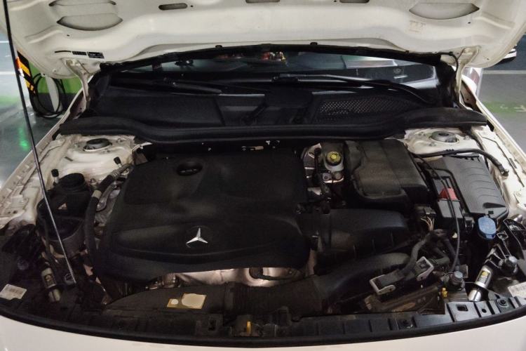 Used Mercedes-Benz GLA 2016 GLA 200 Fashion Model Engine Bay