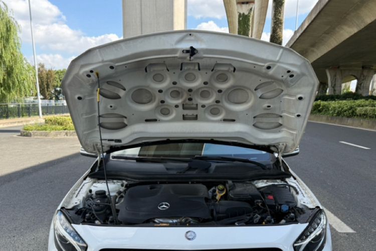 Used Mercedes-Benz GLA 2016 GLA 200 Fashion Model Engine Bay