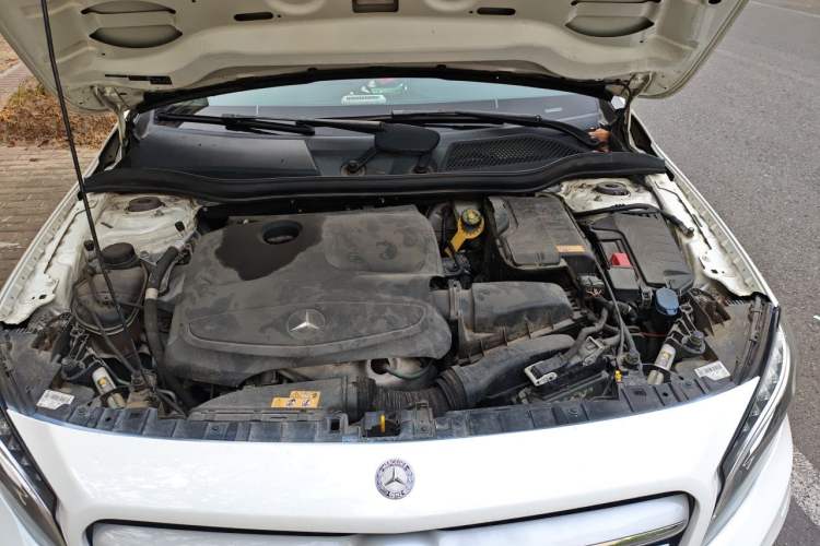 Used Mercedes-Benz GLA 2016 GLA 200 Fashion Model Engine Bay