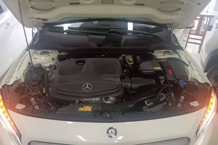 Used Mercedes-Benz GLA 2016 GLA 200 Fashion Model Engine Bay