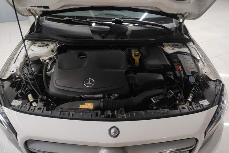 Used Mercedes-Benz GLA 2016 GLA 220 4MATIC Fashion Edition Engine Bay