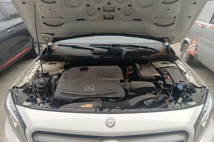 Used Mercedes-Benz GLA 2016 GLA 200 Fashion Model Engine Bay