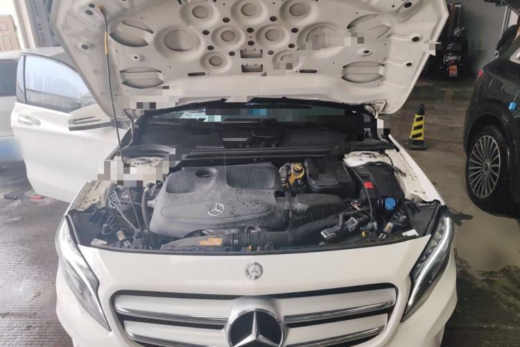Used Mercedes-Benz GLA 2016 GLA 220 4MATIC Luxury Model Engine Bay
