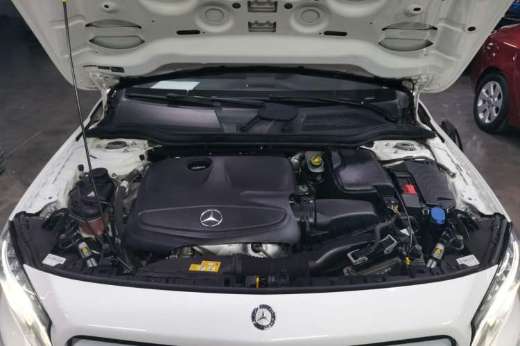 Used Mercedes-Benz GLA 2016 GLA 200 Fashion Model Engine Bay