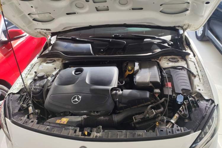 Used Mercedes-Benz GLA 2016 GLA 220 4MATIC Fashion Edition Engine Bay
