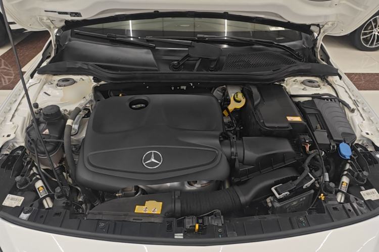 Used Mercedes-Benz GLA 2016 GLA 220 4MATIC Fashion Edition Engine Bay