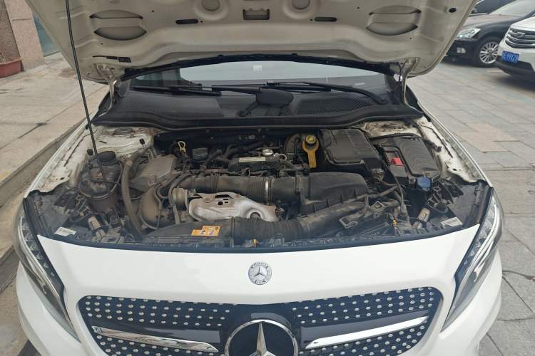 Used Mercedes-Benz GLA 2016 GLA 200 Fashion Model Engine Bay