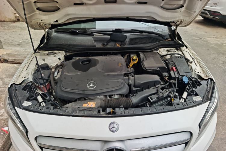 Used Mercedes-Benz GLA 2016 GLA 200 Fashion Model Engine Bay