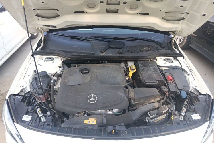 Used Mercedes-Benz GLA 2016 GLA 200 Fashion Model Engine Bay