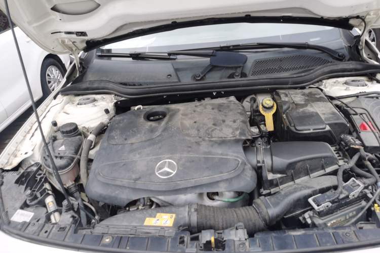 Used Mercedes-Benz GLA 2016 GLA 200 Fashion Model Engine Bay