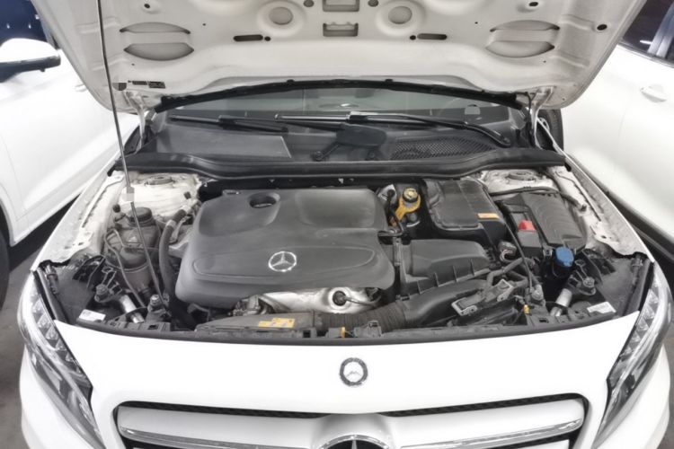 Used Mercedes-Benz GLA 2016 GLA 200 Fashion Model Engine Bay